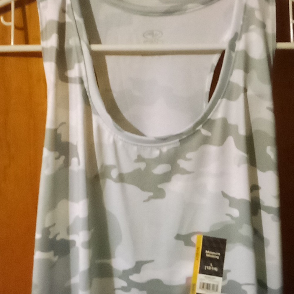 Athletic works tank top - Picture 2 of 2
